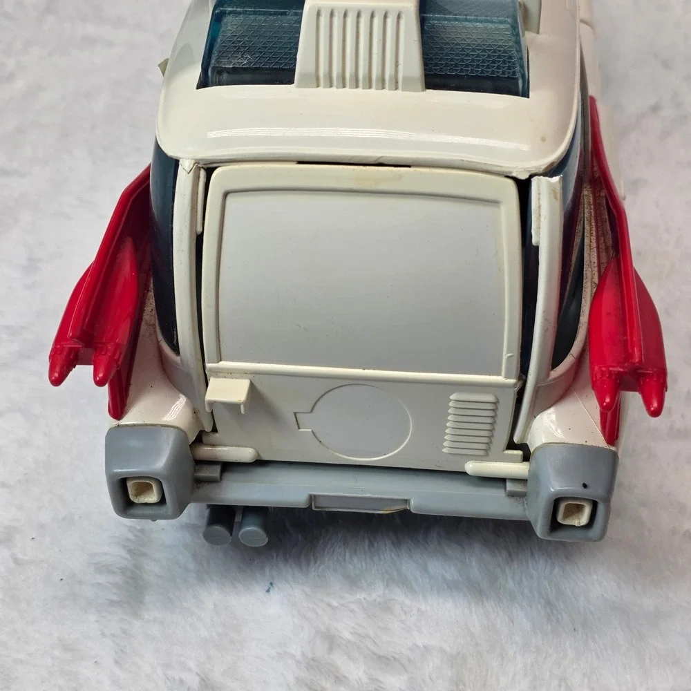 Vintage 1984 Kenner The‎ Real Ghostbusters ECTO-1 Vehicle With Hook And Top Seat